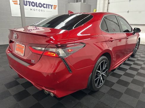 Used 2021 Toyota Camry SE w/ Cold Weather Package image 10