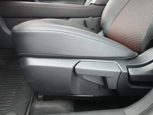 New 2026 Nissan Kicks SR FWD image 28