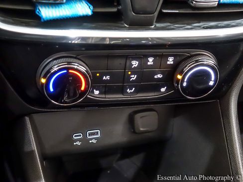 Used 2024 Buick Encore GX Sport Touring w/ Comfort Package FWD image 22