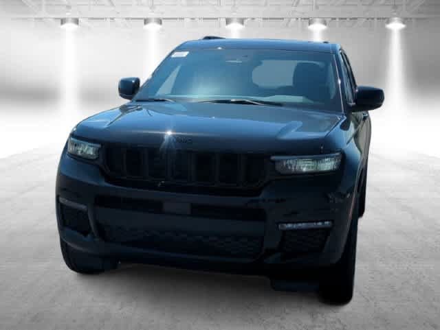 Certified 2025 Jeep Grand Cherokee L Limited w/ Black Appearance Package AWD/4WD image 3