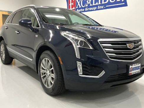 Used 2017 Cadillac XT5 Luxury w/ Driver Awareness Package FWD image 6