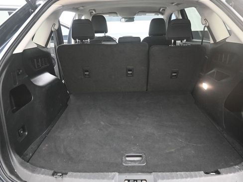 Used 2023 Ford Edge SE image 23