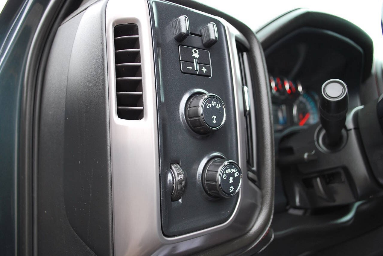 Used 2018 GMC Sierra 2500 SLT w/ Duramax Plus Package AWD/4WD image 29