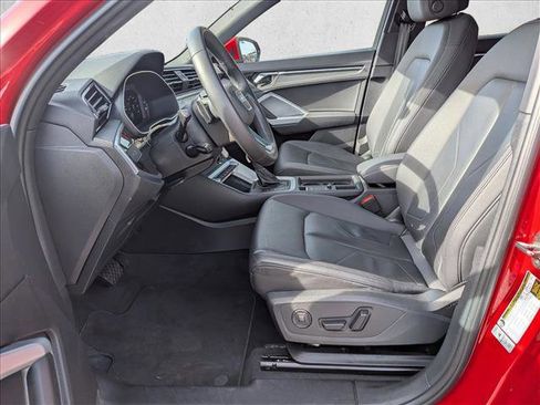 Used 2025 Audi Q3 2.0T Premium image 16