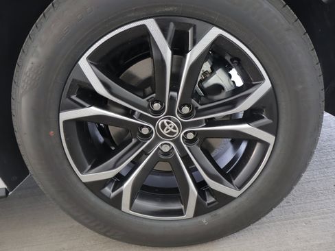New 2026 Toyota Sienna Platinum AWD/4WD image 25