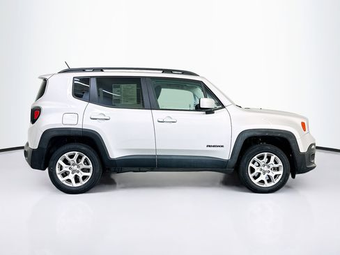 Used 2017 Jeep Renegade Latitude AWD/4WD image 10