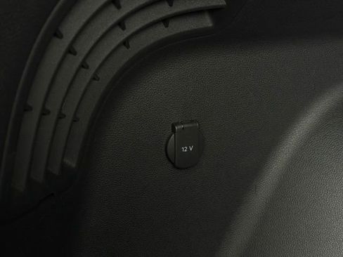 Used 2025 Volkswagen Atlas Cross Sport SE image 11