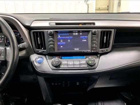Used 2018 Toyota RAV4 Limited AWD/4WD image 6
