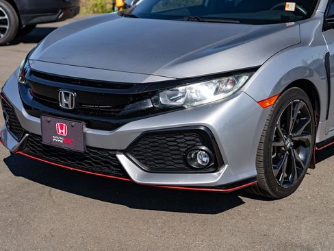 Used 2018 Honda Civic Sport image 6