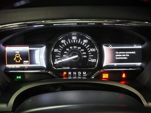 Used 2015 Lincoln Navigator 2WD image 14