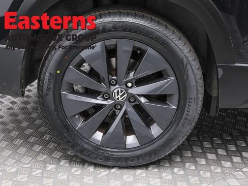 Used 2022 Volkswagen Taos S w/ IQ Drive S Package image 32
