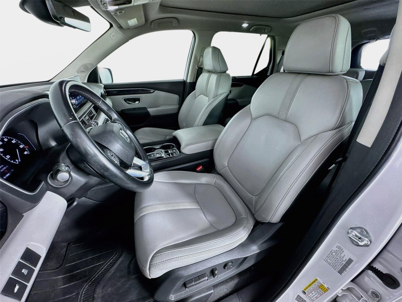 Used 2023 Honda Pilot Touring image 12