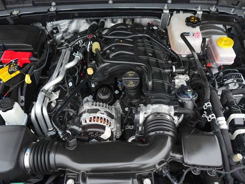 Used 2024 Jeep Wrangler Sahara image 9