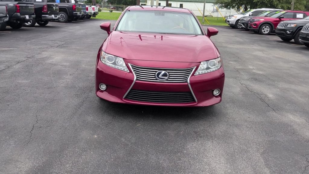 Used 2014 Lexus ES 300h w/ Luxury Package w/Bamboo Trim FWD image 3