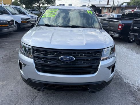 Used 2019 Ford Explorer 4WD image 2