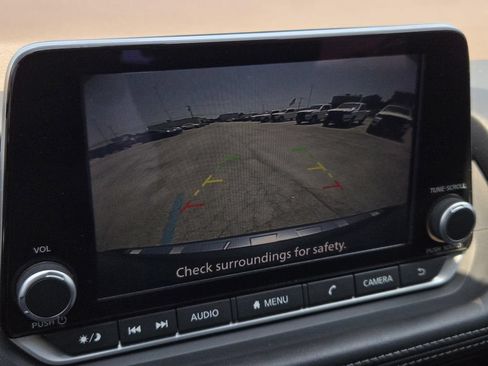 Used 2023 Nissan Rogue SV FWD image 17