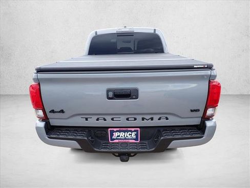 Used 2020 Toyota Tacoma SR5 w/ Technology Package AWD/4WD image 3