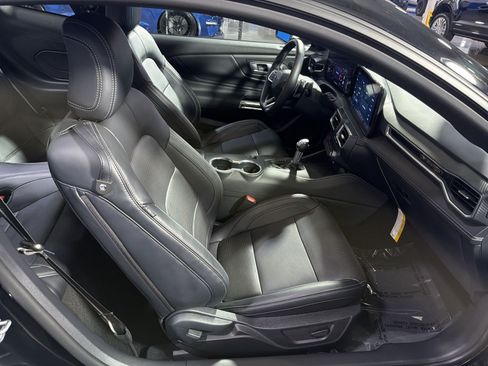 Used 2025 Ford Mustang GT Premium RWD image 26