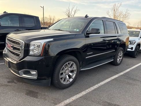 Used 2017 GMC Yukon SLT w/ HD Trailering Package image 1