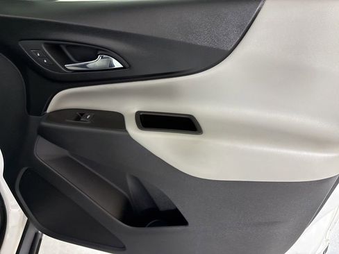 Used 2020 Chevrolet Equinox LS FWD image 14