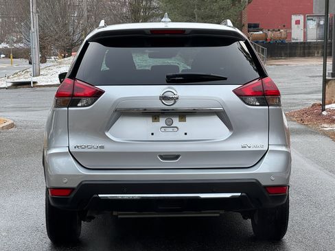 Used 2019 Nissan Rogue SV image 5