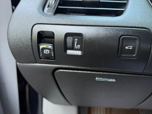 Used 2016 Chevrolet Impala LT FWD image 15