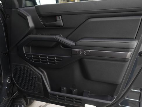 Used 2025 Toyota 4Runner TRD Off-Road Premium image 9