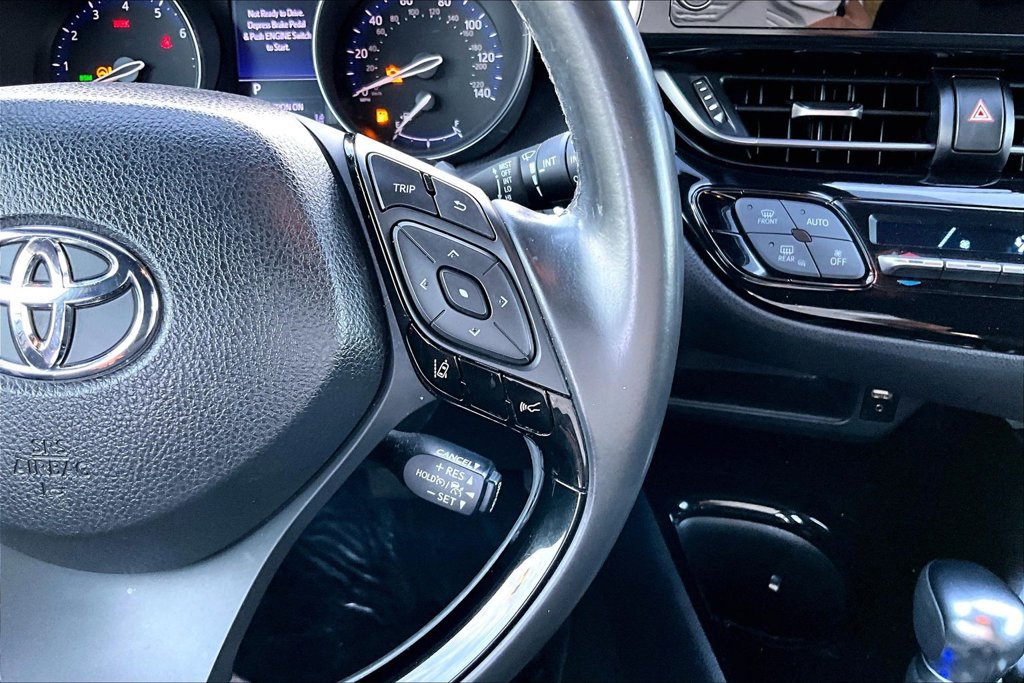 Used 2019 Toyota C-HR XLE FWD image 12