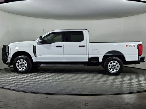 Used 2024 Ford F250 XLT w/ FX4 Off-Road Package AWD/4WD image 3
