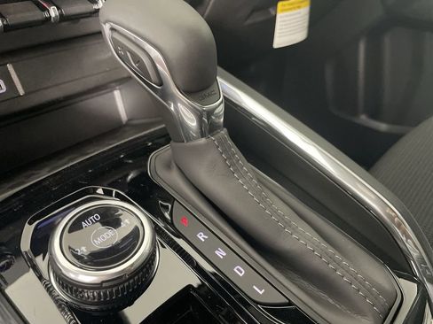 New 2026 GMC Canyon Elevation w/ Convenience Package image 16