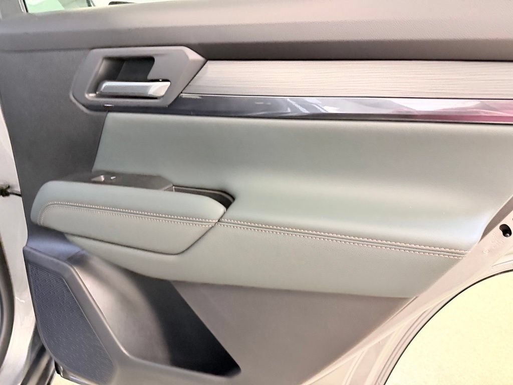 New 2026 GMC Terrain AT4 w/ Technology Package II AWD/4WD image 34