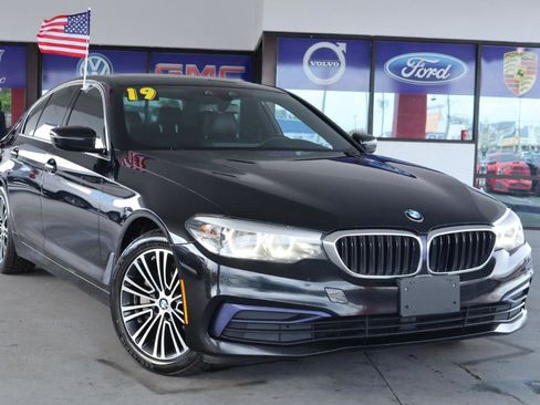 Used 2019 BMW 530i xDrive w/ Convenience Package image 2