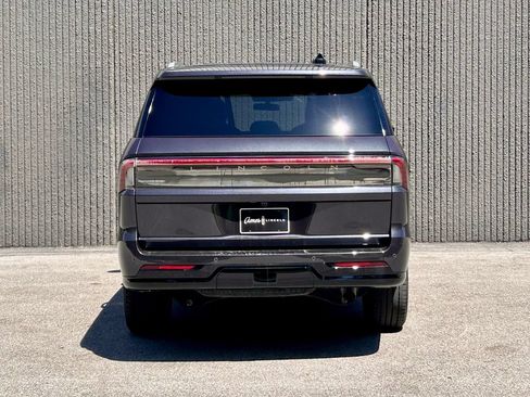 Certified 2025 Lincoln Navigator Black Label AWD/4WD image 5