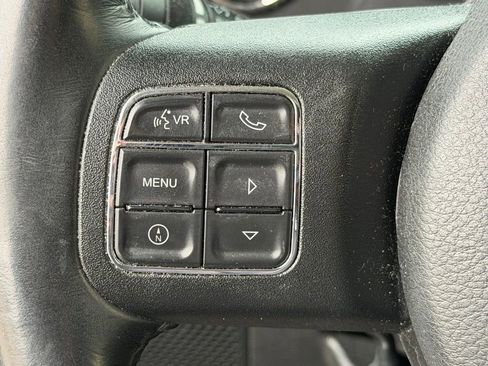 Used 2017 Jeep Wrangler Unlimited Sahara w/ Connectivity Group image 13