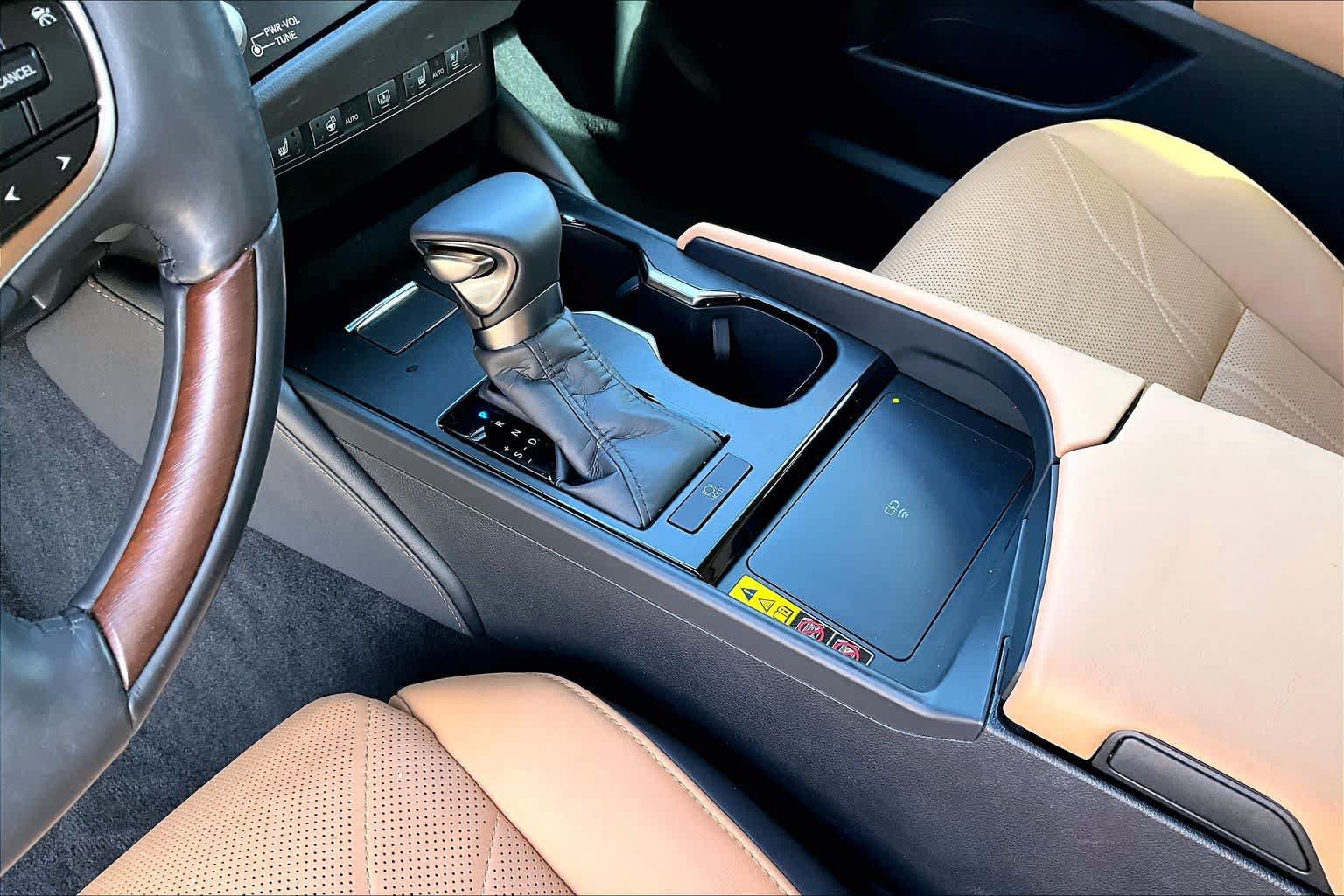 Used 2024 Lexus ES 350 Ultra Luxury w/ Accessory Package (Z2) FWD image 17