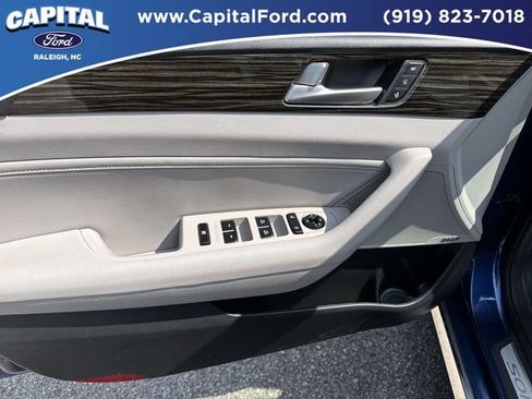 Used 2016 Hyundai Sonata Limited w/ Option Group 04 FWD image 20