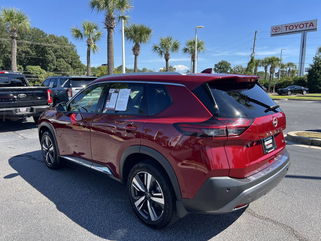 Used 2023 Nissan Rogue SL w/ SL Premium Package FWD image 8
