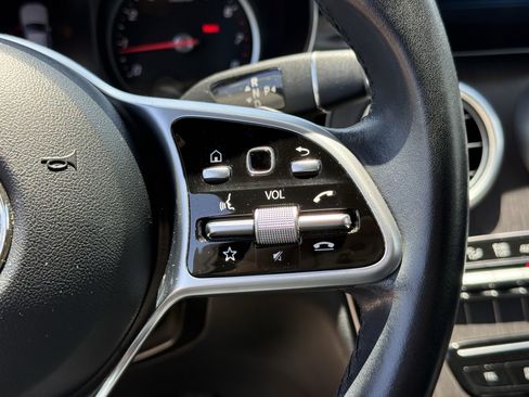 Used 2022 Mercedes-Benz GLC 300 image 17