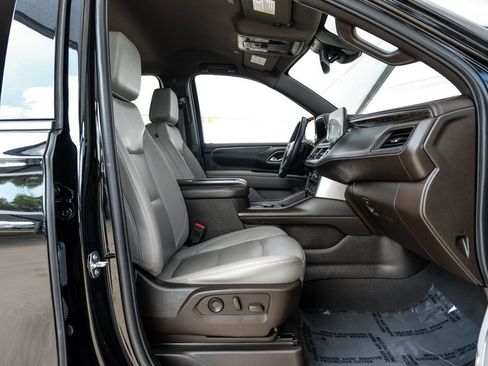 Used 2023 Chevrolet Suburban LT RWD image 35