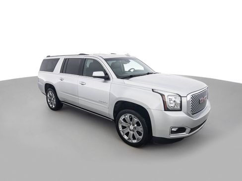 Used 2016 GMC Yukon XL Denali w/ Open Road Package AWD/4WD image 3