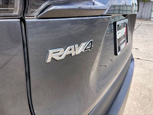 Used 2020 Toyota RAV4 XLE w/ Convenience Package AWD/4WD image 13