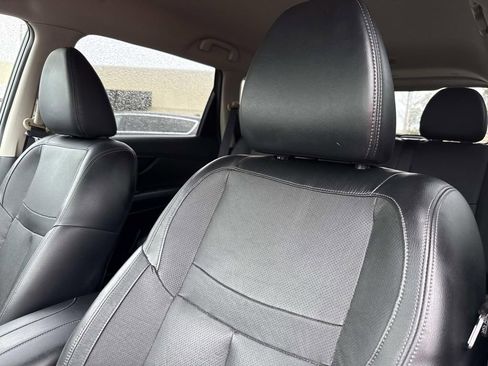 Used 2017 Nissan Rogue SL image 24