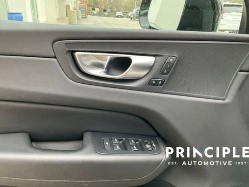 Certified 2025 Volvo XC60 B5 Core image 12