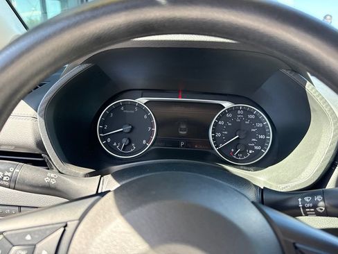 Used 2024 Nissan Sentra SV FWD image 22