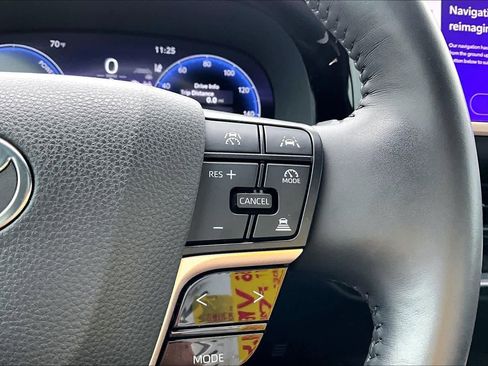 Certified 2023 Toyota Crown AWD/4WD image 25