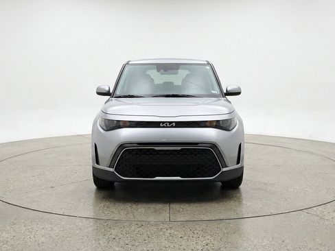 Used 2025 Kia Soul LX w/ LX Technology Package FWD image 2