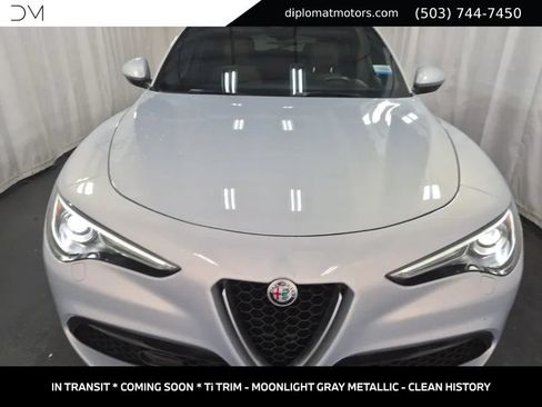 Used 2022 Alfa Romeo Stelvio Ti AWD/4WD image 2