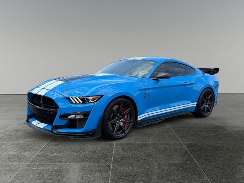 Used 2022 Ford Mustang Shelby GT500 w/ Carbon Fiber Track Pack RWD image 3