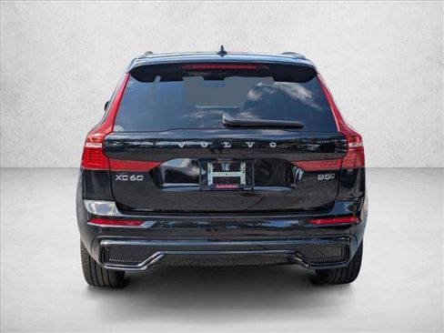 Used 2024 Volvo XC60 B5 Plus AWD/4WD image 7