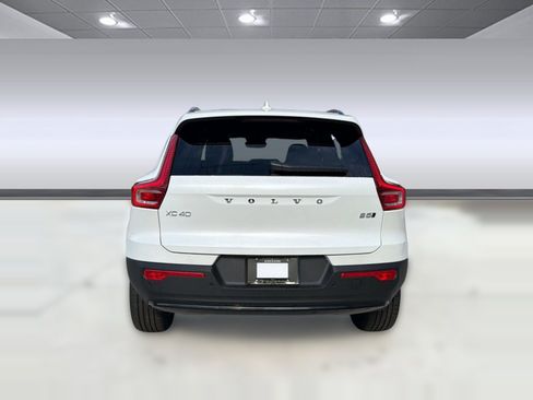 New 2026 Volvo XC40 B5 Plus w/ Climate Package AWD/4WD image 10